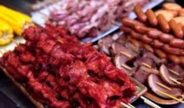 牛肉烤串爆料怎么做的视频,视频揭秘家常美味烤串制作方法